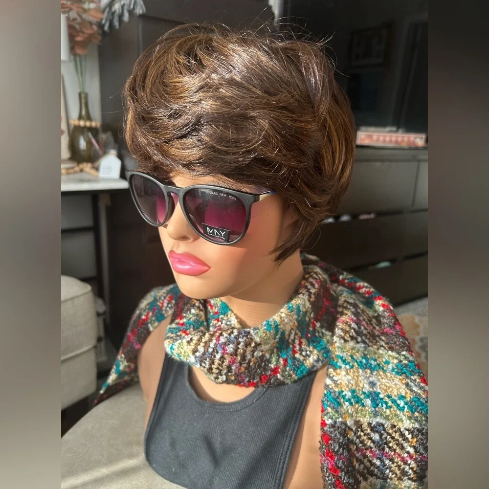 ✨Like NEW Kanekalon Honey Cheztnut blonde Brown Pixie bob Wig